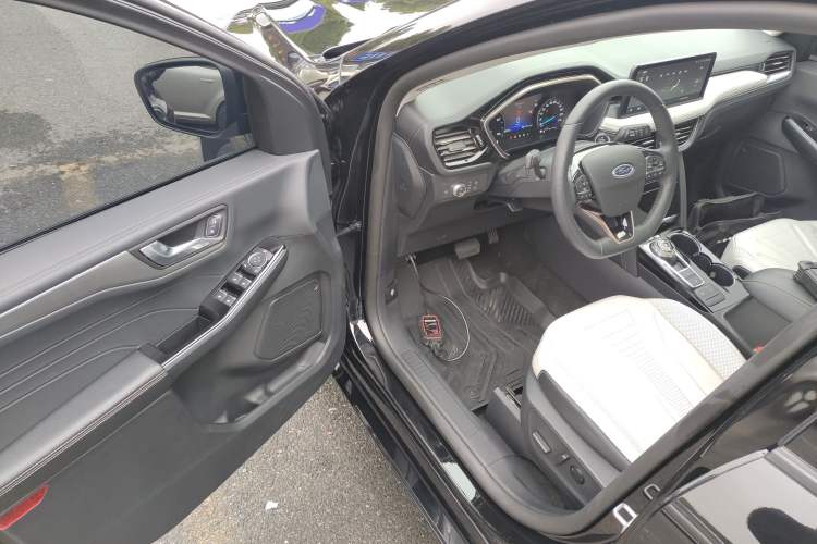 Used Ford Escape New Energy 2021 PHEV model Driver Seat