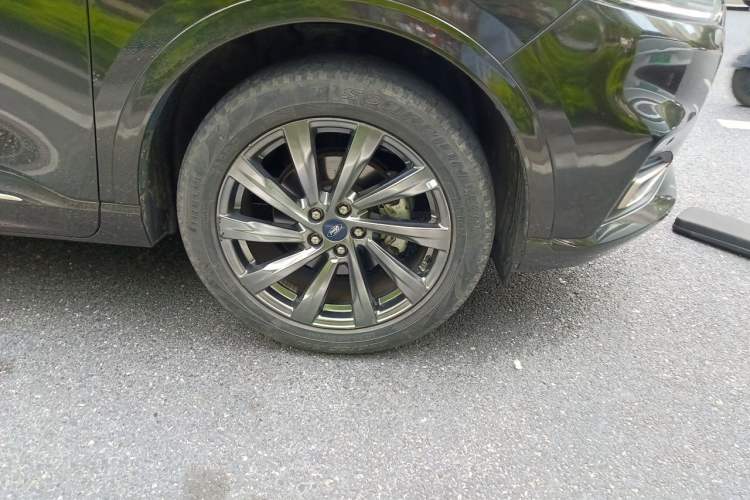 Used Ford Escape New Energy 2021 PHEV model Right Front Wheel Hub