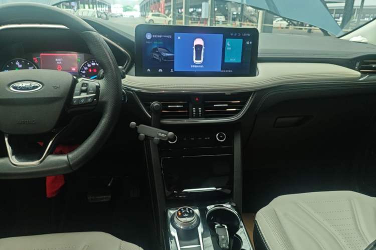 Used Ford Escape New Energy 2021 PHEV model Audio And AC Panel