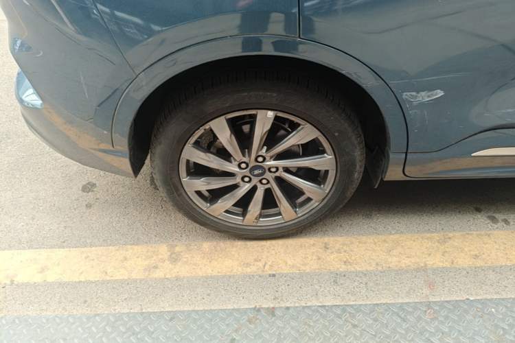 Used Ford Escape New Energy 2021 PHEV model Right Rear Wheel Hub
