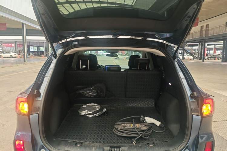 Used Ford Escape New Energy 2021 PHEV model Trunk