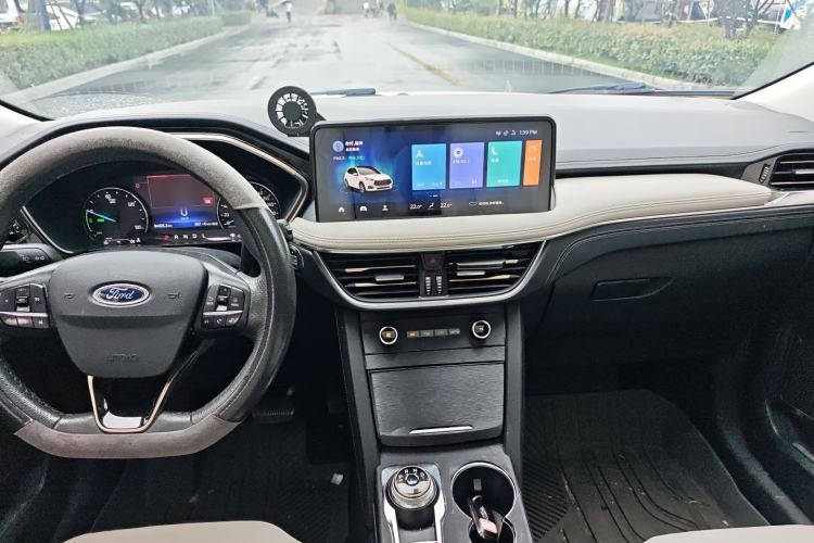 Used Ford Escape New Energy 2021 PHEV model Audio And AC Panel