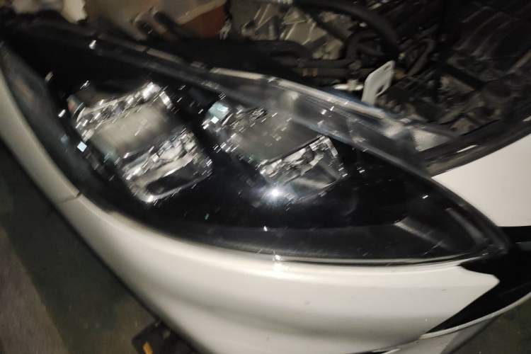 Used Ford Escape New Energy 2021 PHEV model Right Front Headlight