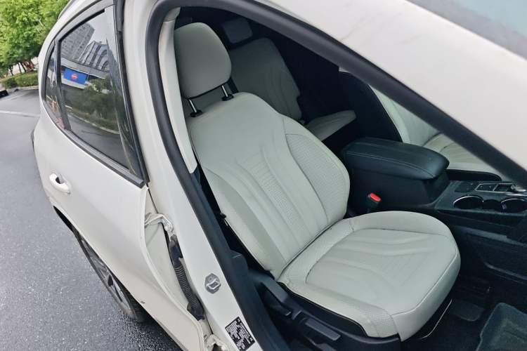 Used Ford Escape New Energy 2021 PHEV model Right Front Seat