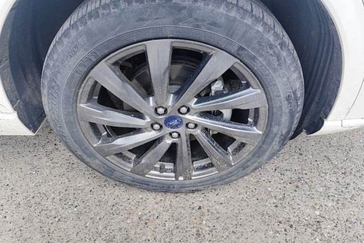 Used Ford Escape New Energy 2021 PHEV model Right Front Wheel Hub