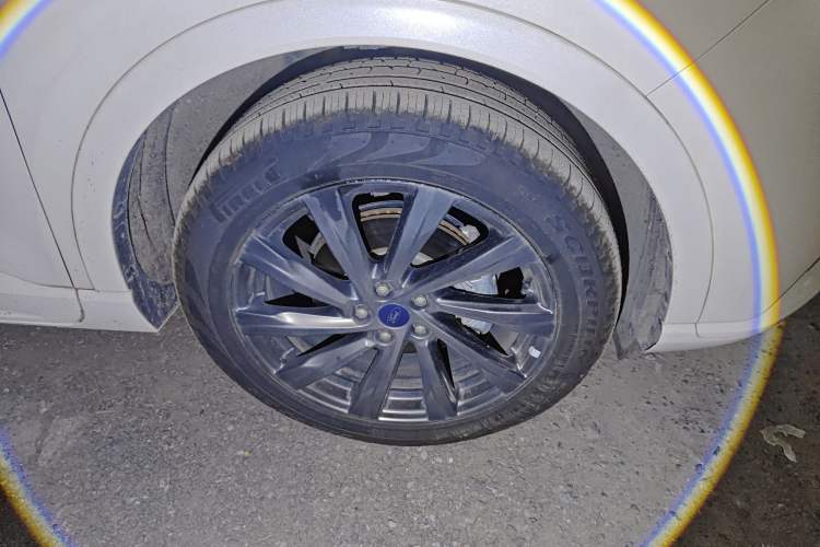 Used Ford Escape New Energy 2021 PHEV model Right Front Wheel Hub