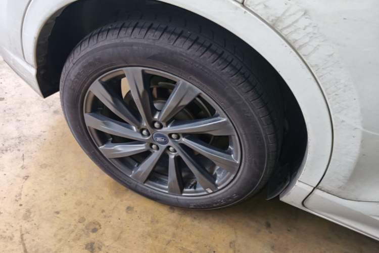 Used Ford Escape New Energy 2021 PHEV model Right Rear Wheel Hub
