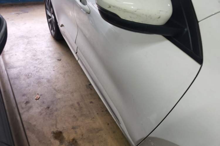 Used Ford Escape New Energy 2021 PHEV model Right Side Sill