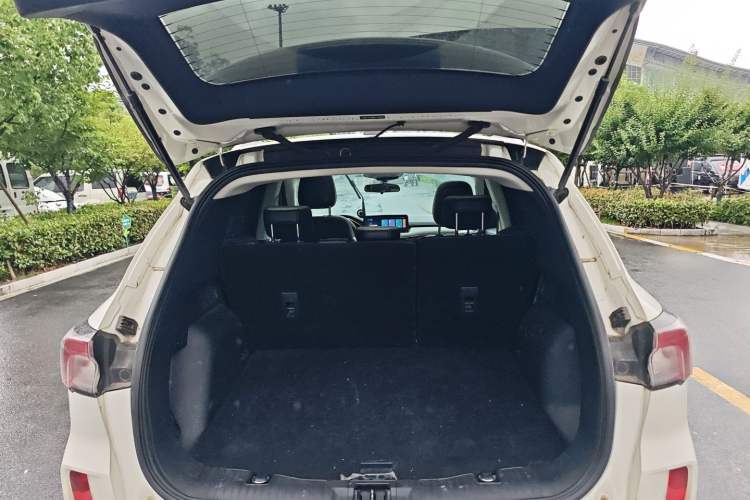 Used Ford Escape New Energy 2021 PHEV model Trunk