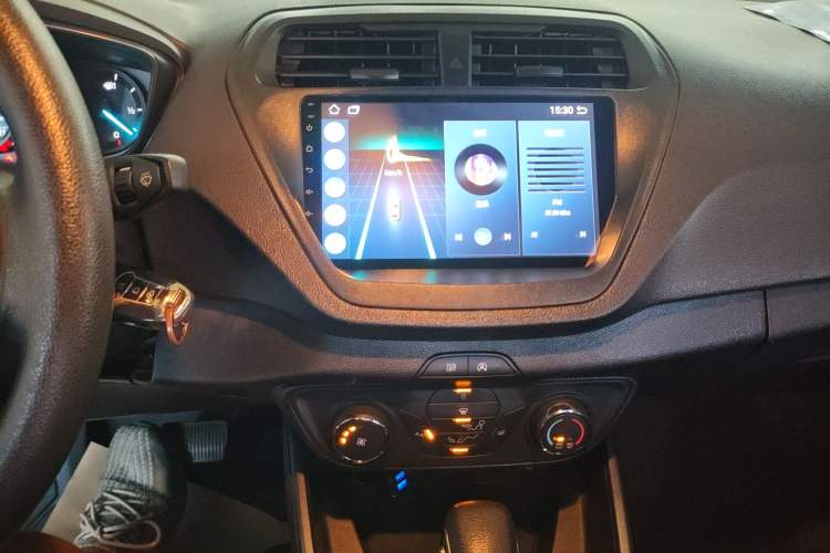 Used Ford Escort 2019 1.5L Automatic ZhiXiang Model Audio And AC Panel