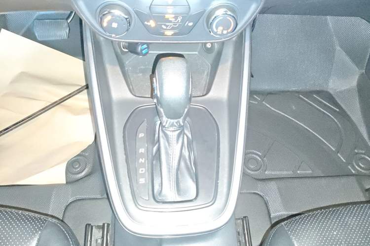 Used Ford Escort 2019 1.5L Automatic ZhiXiang Model Gear Lever