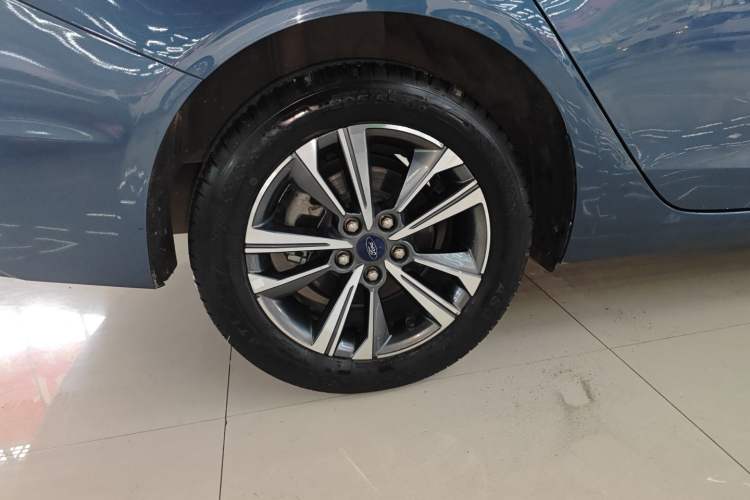 Used Ford Escort 2021 1.5L Automatic Diamond Edition Right Rear Wheel Hub