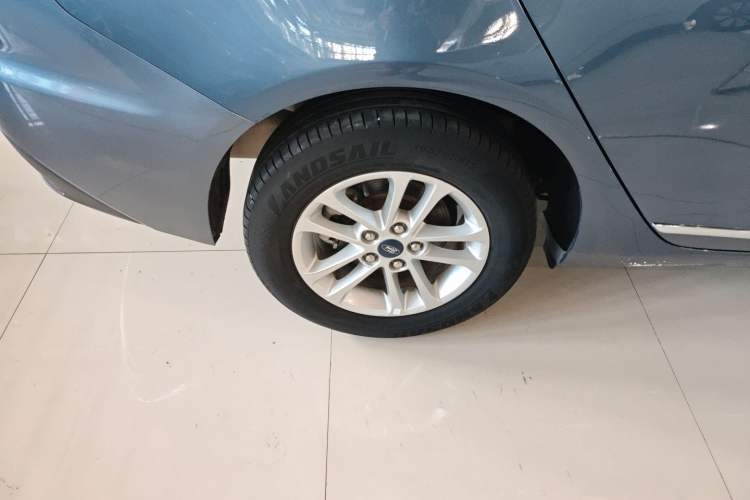 Used Ford Escort 2019 1.5L Automatic ZhiXiang Model Right Rear Wheel Hub