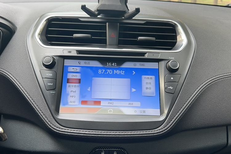 Used Ford Escort 2015 1.5L Automatic Fashion Model Audio And AC Panel