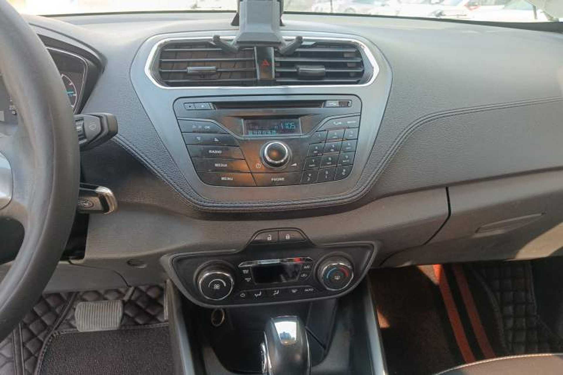 Used Ford Escort 2015 1.5L Automatic Fashion Model Audio And AC Panel