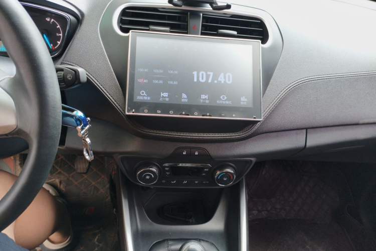 Used Ford Escort 2015 1.5L Manual Fashion Edition Audio And AC Panel