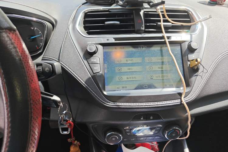 Used Ford Escort 2015 1.5L Automatic Fashion Model Audio And AC Panel