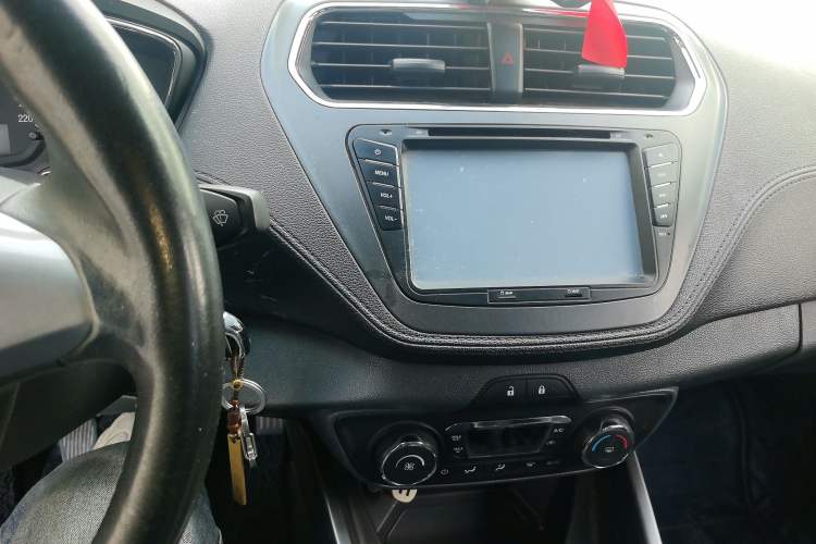 Used Ford Escort 2015 1.5L Manual Fashion Edition Audio And AC Panel