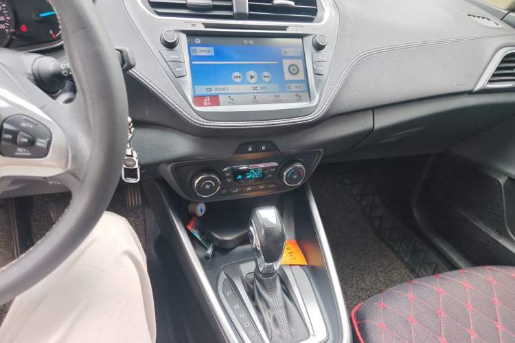 Used Ford Escort 2015 1.5L Automatic Fashion Model Audio And AC Panel