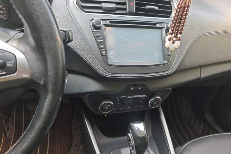Used Ford Escort 2015 1.5L Automatic Fashion Model Audio And AC Panel