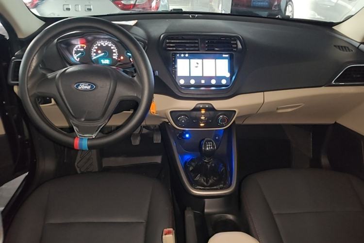 Used Ford Escort 2015 1.5L Manual Comfort Model Center Console