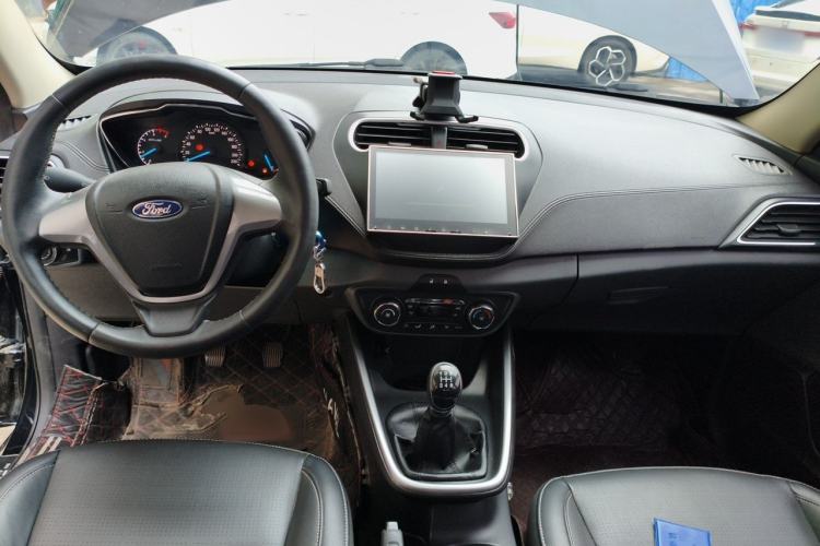 Used Ford Escort 2015 1.5L Manual Fashion Edition Center Console
