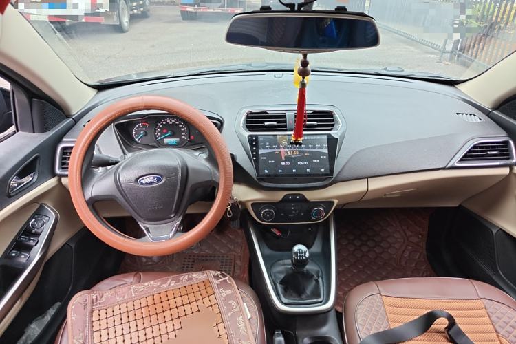 Used Ford Escort 2015 1.5L Manual Comfort Model Center Console