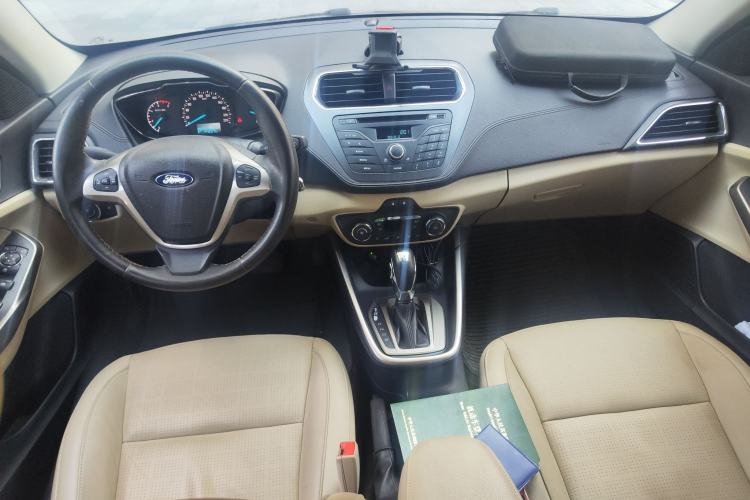 Used Ford Escort 2015 1.5L Automatic Fashion Model Center Console