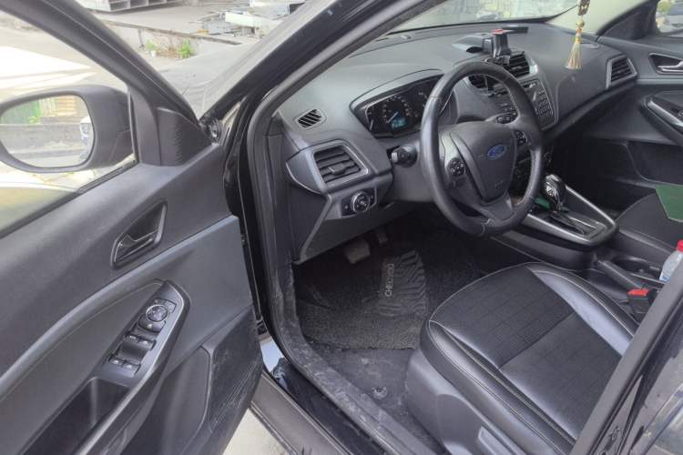 Used Ford Escort 2015 1.5L Automatic Fashion Model Driver Seat