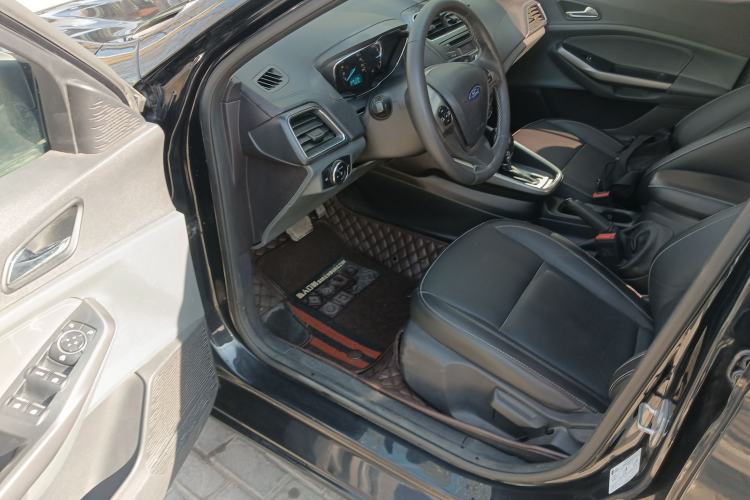 Used Ford Escort 2015 1.5L Automatic Fashion Model Driver Seat