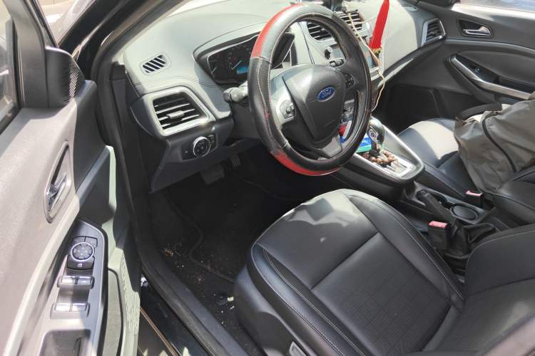 Used Ford Escort 2015 1.5L Automatic Fashion Model Driver Seat