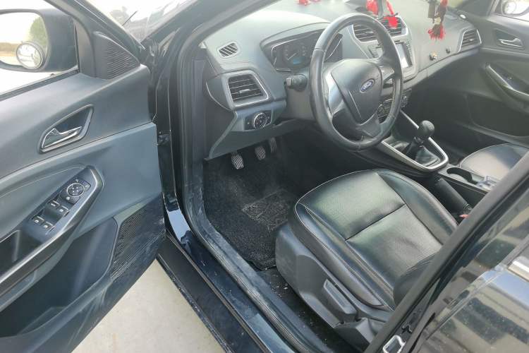 Used Ford Escort 2015 1.5L Manual Fashion Edition Driver Seat