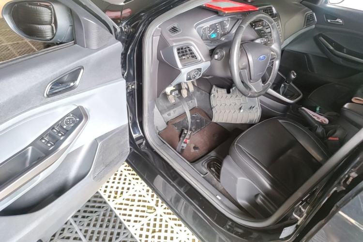 Used Ford Escort 2015 1.5L Manual Fashion Edition Driver Seat