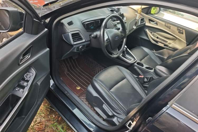 Used Ford Escort 2015 1.5L Automatic Fashion Model Driver Seat