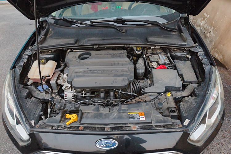 Used Ford Escort 2015 1.5L Automatic Fashion Model Engine Bay
