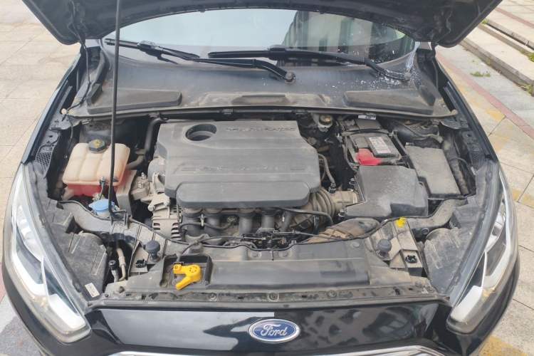Used Ford Escort 2015 1.5L Manual Fashion Edition Engine Bay