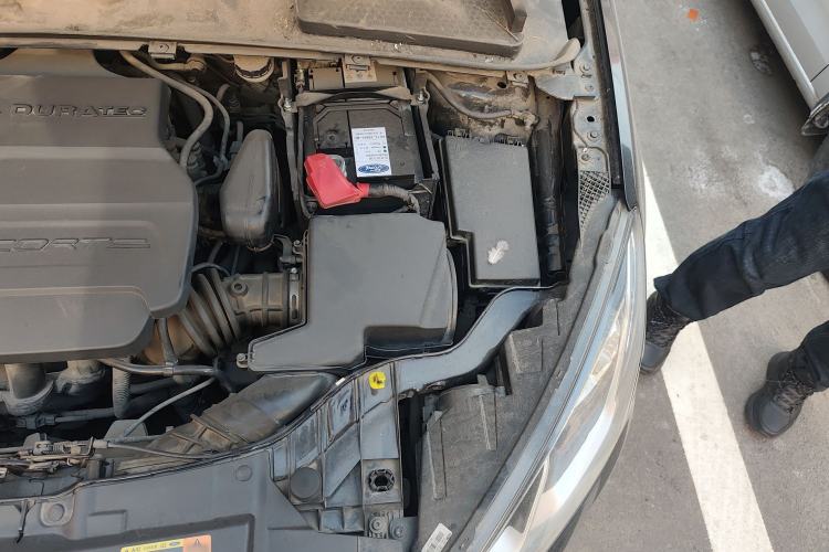 Used Ford Escort 2015 1.5L Automatic Comfort Edition Engine Bay Left