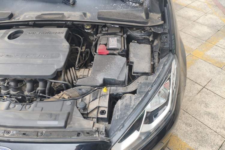 Used Ford Escort 2015 1.5L Manual Fashion Edition Engine Bay Left