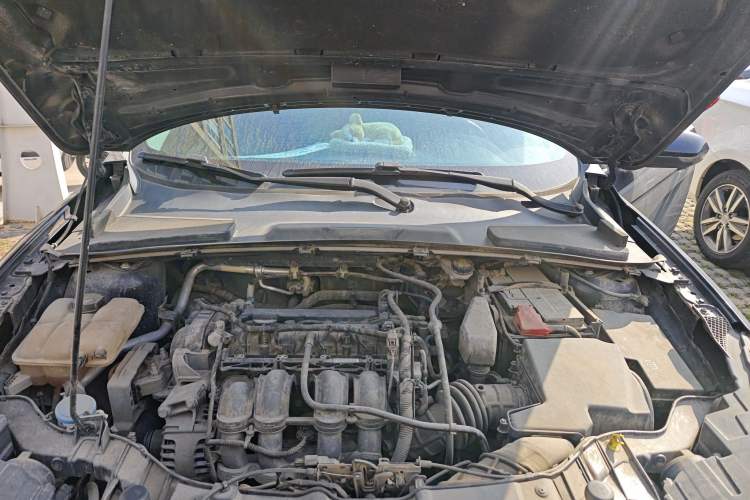 Used Ford Escort 2015 1.5L Automatic Fashion Model Engine Bay