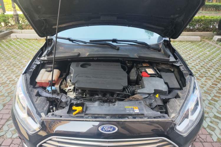 Used Ford Escort 2015 1.5L Automatic Fashion Model Engine Bay