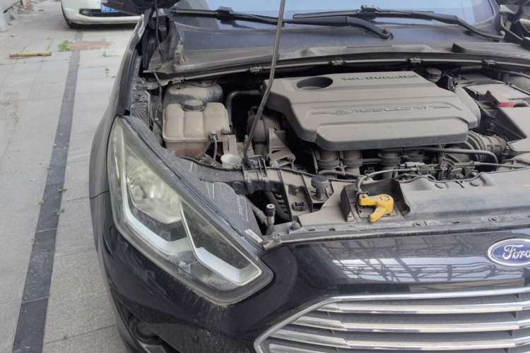 Used Ford Escort 2015 1.5L Automatic Fashion Model Engine Bay Right