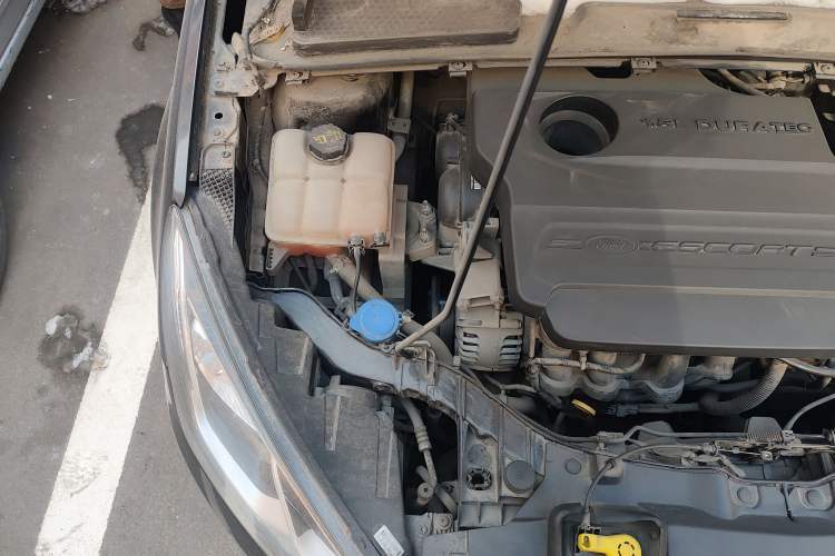Used Ford Escort 2015 1.5L Automatic Comfort Edition Engine Bay Right