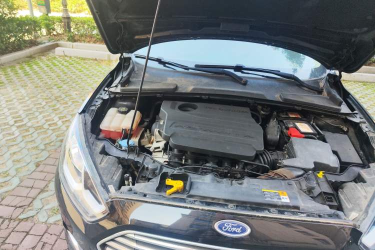Used Ford Escort 2015 1.5L Automatic Fashion Model Engine Bay Right