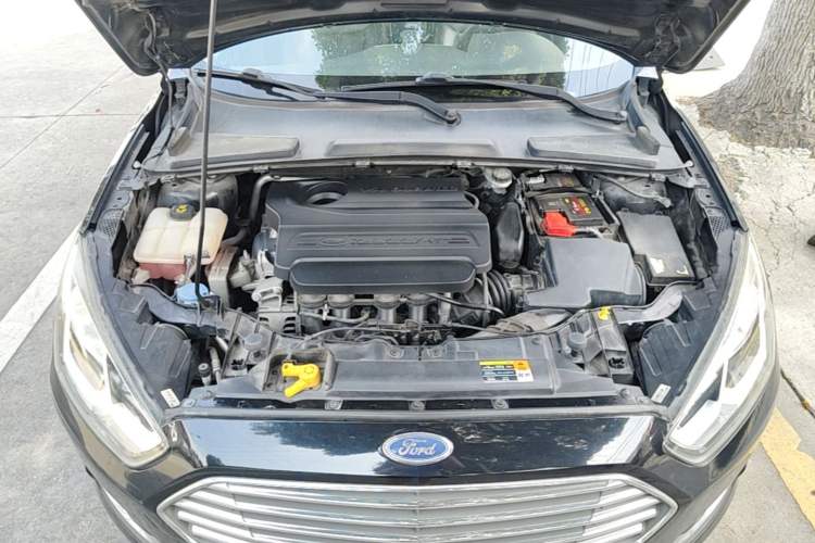 Used Ford Escort 2015 1.5L Automatic Fashion Model Engine Bay