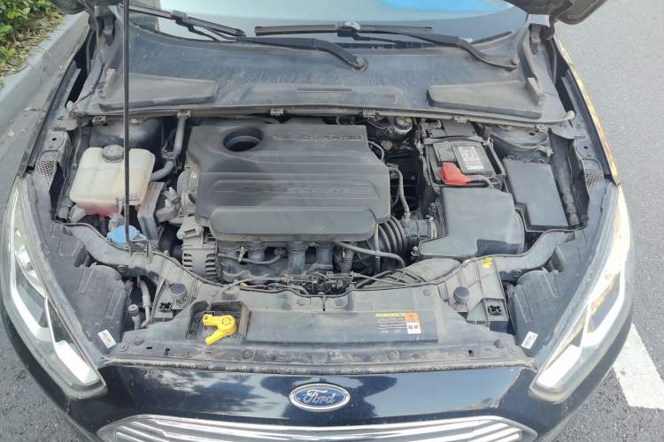Used Ford Escort 2015 1.5L Manual Comfort Model Engine Bay