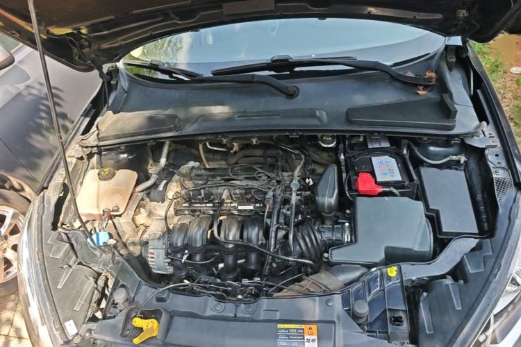 Used Ford Escort 2015 1.5L Automatic Fashion Model Engine Bay