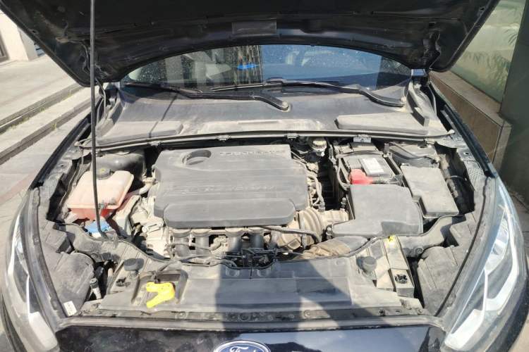 Used Ford Escort 2015 1.5L Manual Fashion Edition Engine Bay