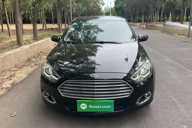 Used Ford Escort 2015 1.5L Automatic Fashion Model Exterior 1