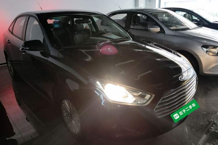 Used Ford Escort 2015 1.5L Manual Comfort Model Exterior 1