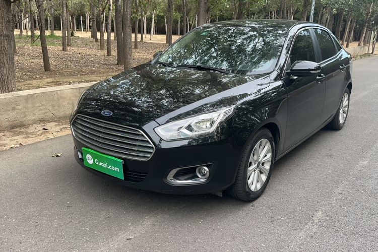 Used Ford Escort 2015 1.5L Automatic Fashion Model Exterior 2